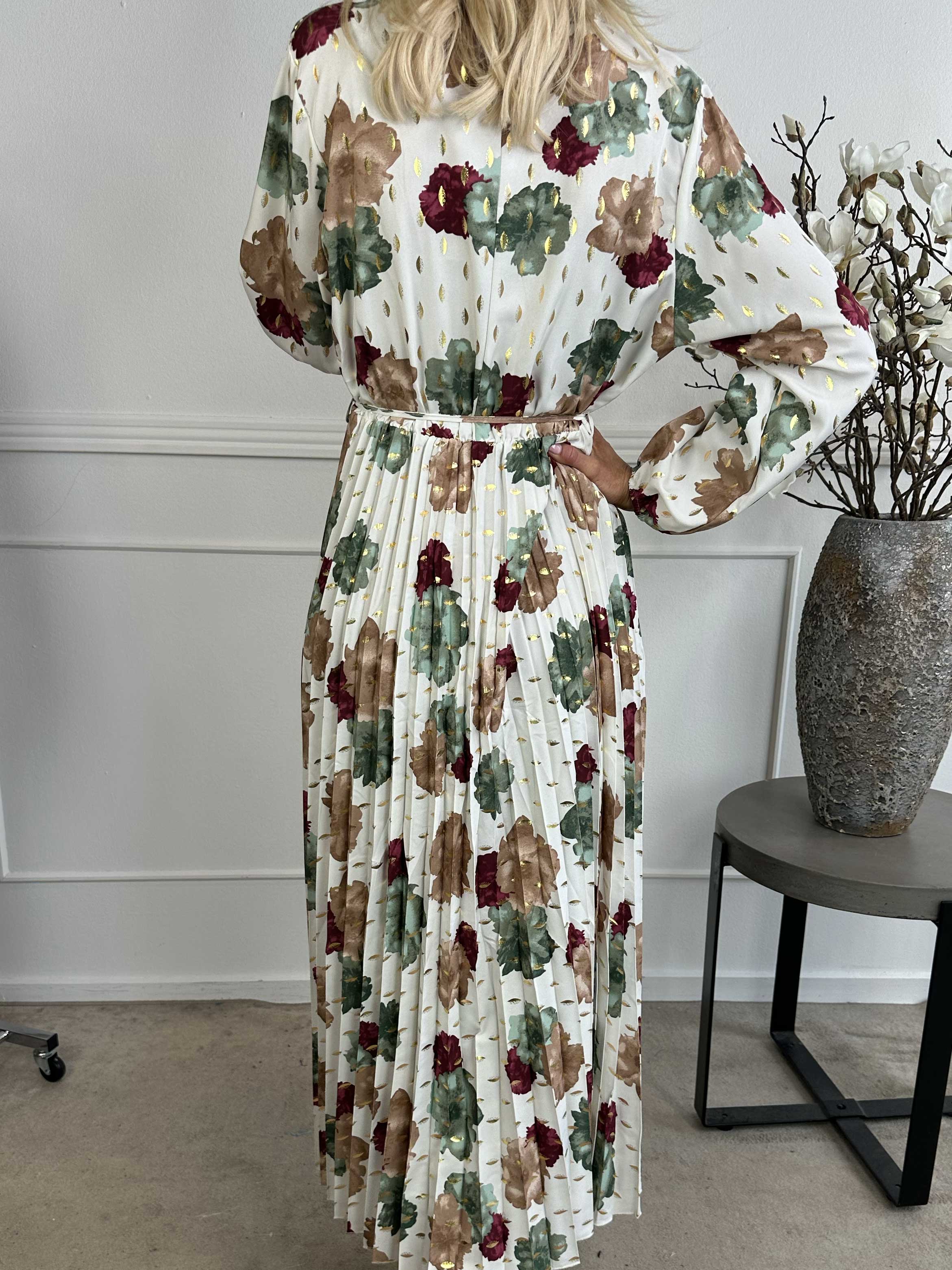 Malin - Blommig maxiklänning med veckad kjol